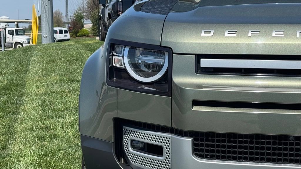 Used 2023 Land Rover Defender 110 S image 6