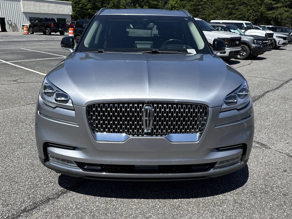 Used 2022 Lincoln Aviator Reserve w/ Equipment Group 201A AWD/4WD image 2