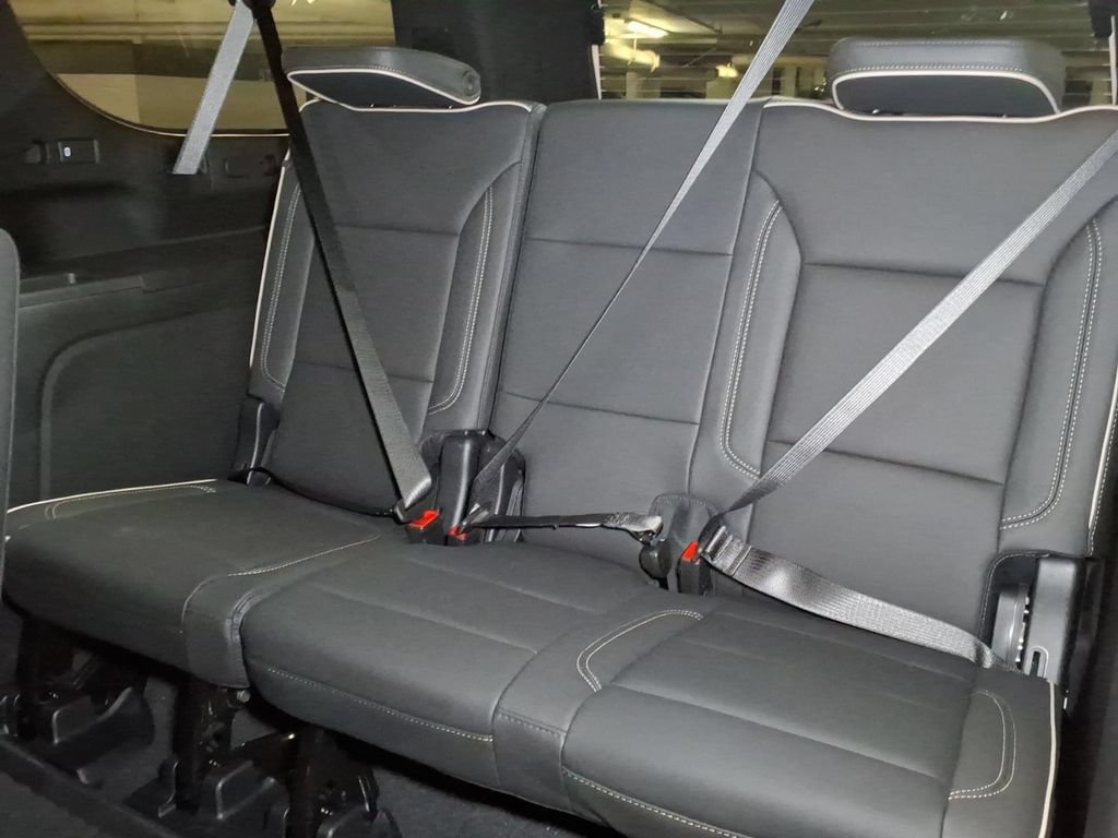 New 2026 GMC Yukon XL Elevation w/ Elevation Premium Package RWD image 9