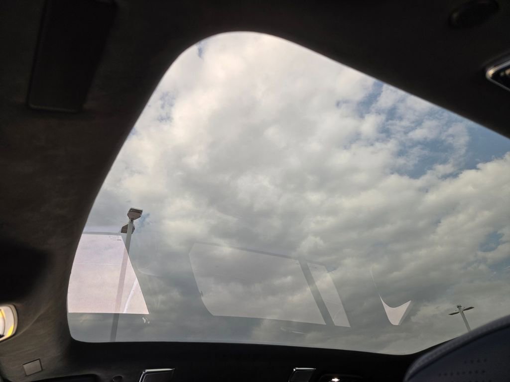 Certified 2025 Cadillac Escalade IQ Luxury 2 w/ LPO, Premium Carpet Package image 9