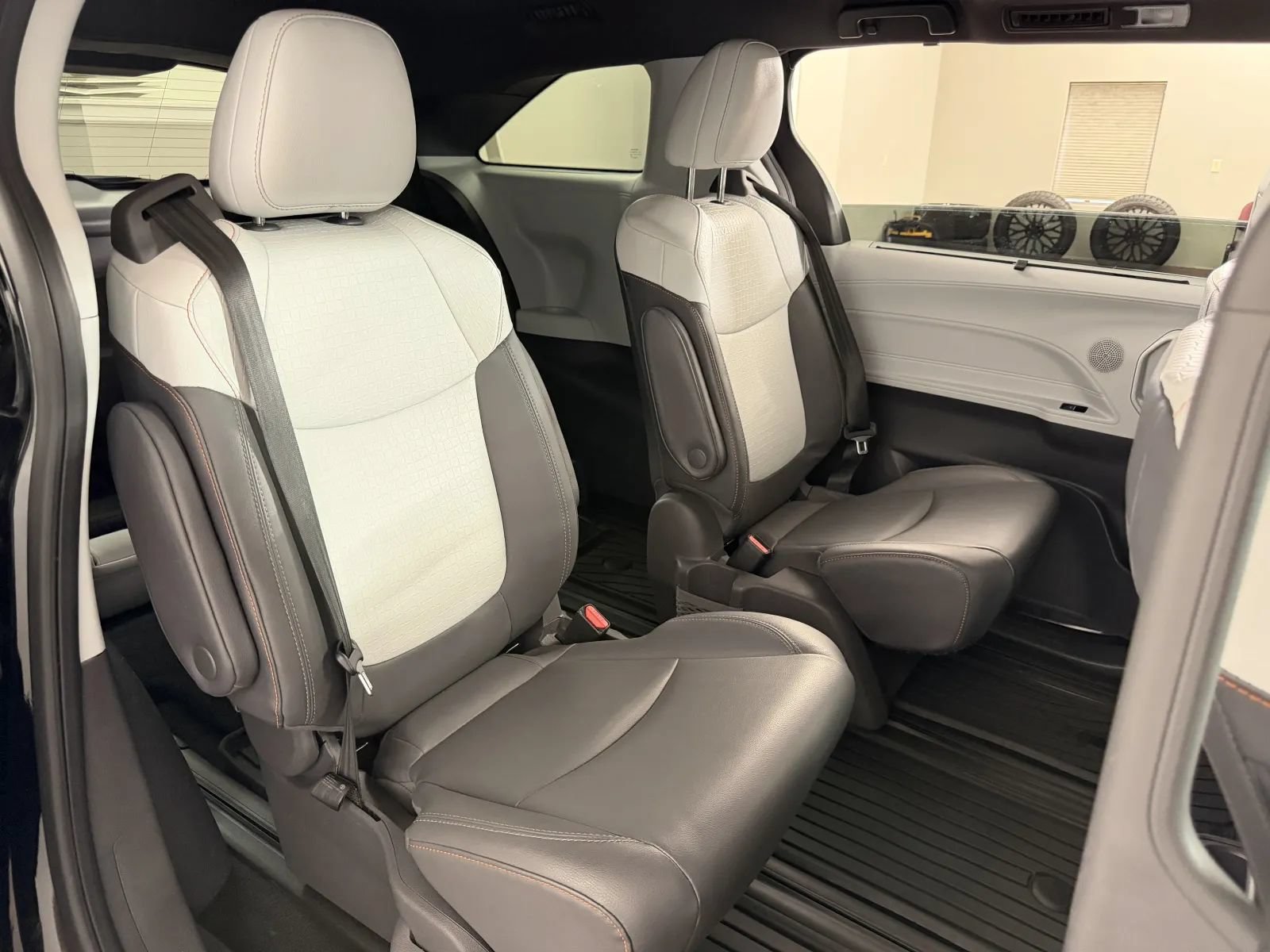 Used 2021 Toyota Sienna XSE AWD/4WD image 36