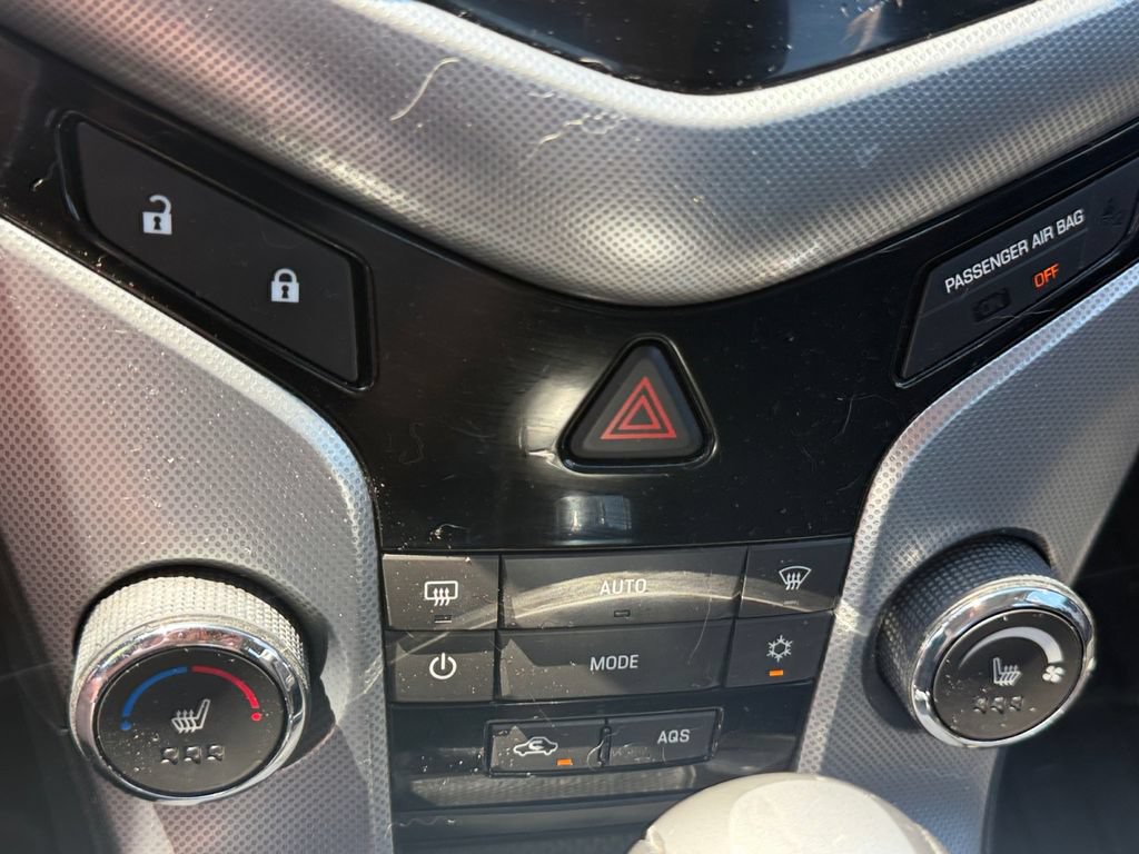 Used 2011 Chevrolet Cruze LTZ FWD image 27
