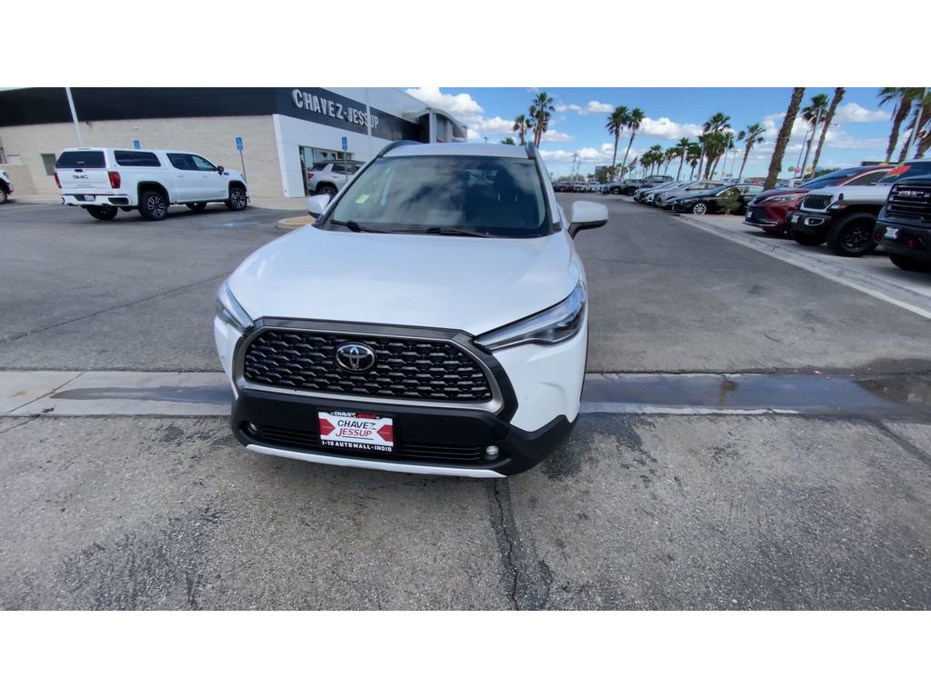 Used 2022 Toyota Corolla Cross XLE AWD/4WD image 3