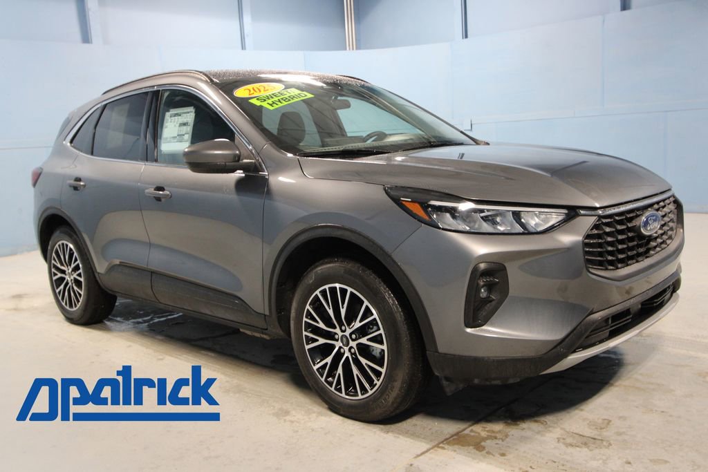 Used 2025 Ford Escape SE image 1