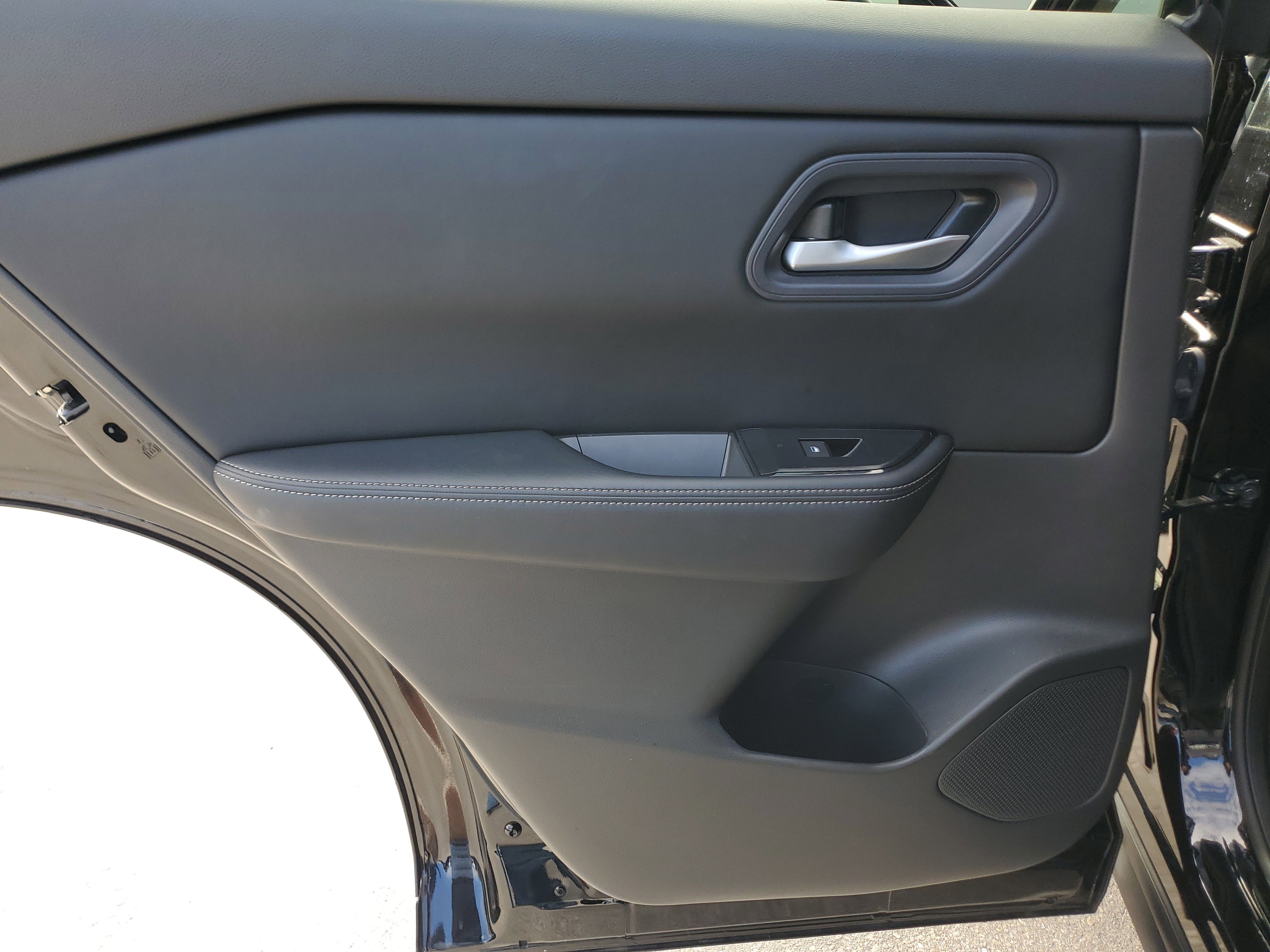 Certified 2024 Nissan Rogue SV image 29