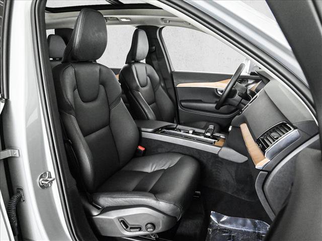 Used 2025 Volvo XC90 B6 Plus w/ Protection Package Premier image 23