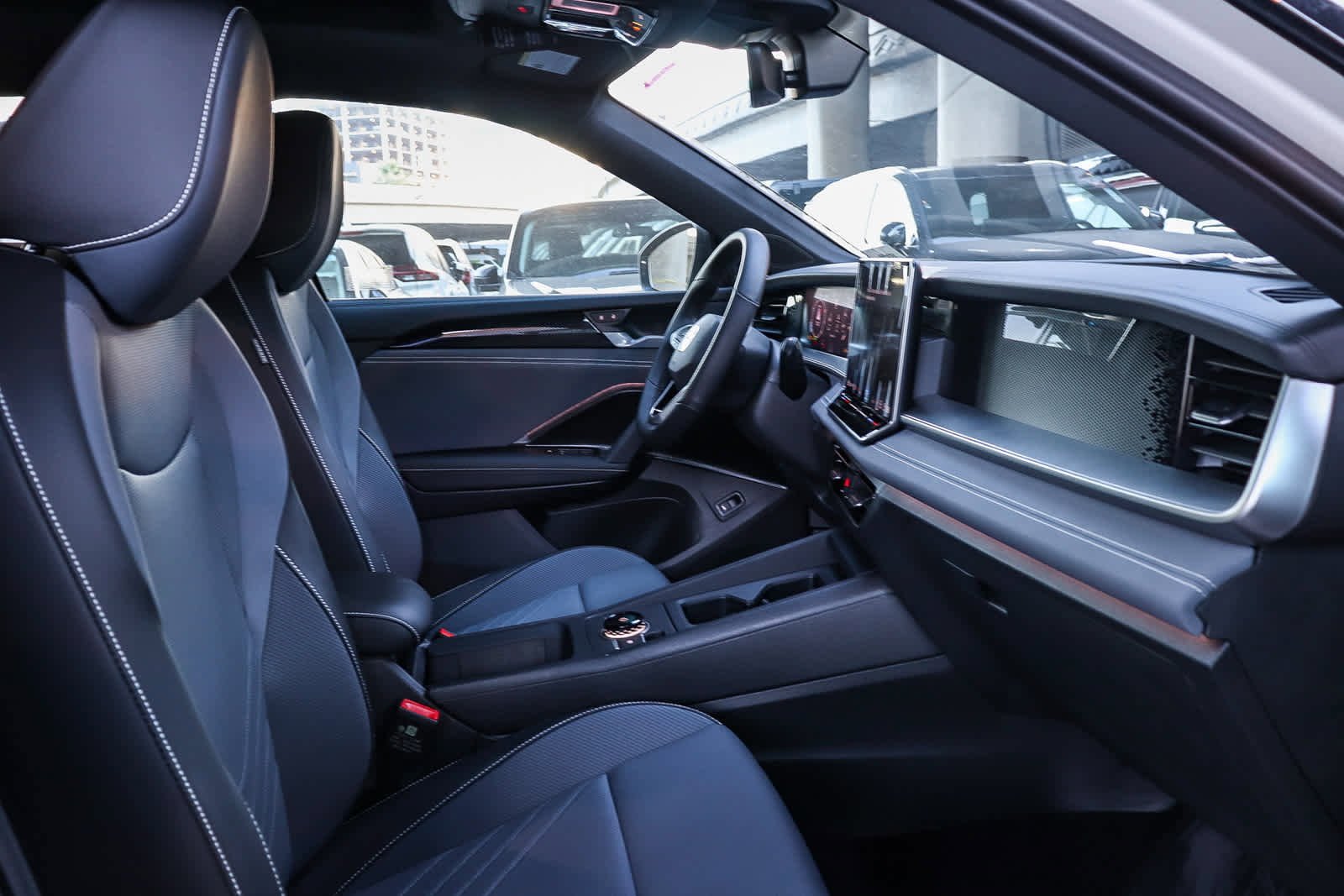 New 2026 Volkswagen Tiguan SE R-Line image 17