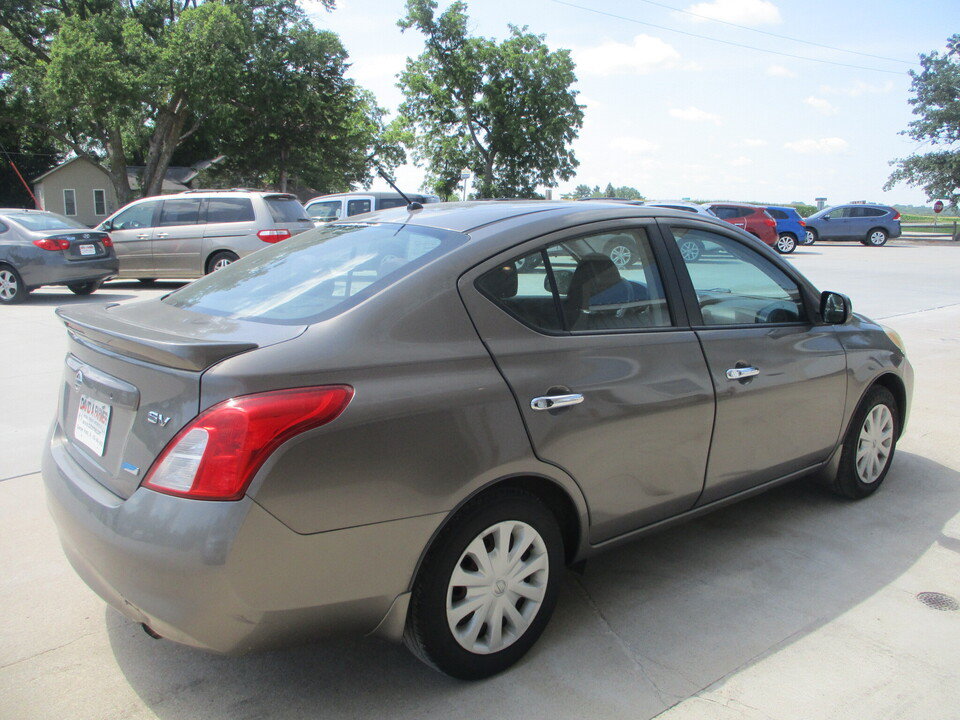 Used 2013 Nissan Versa SV w/ Convenience Pkg FWD image 15