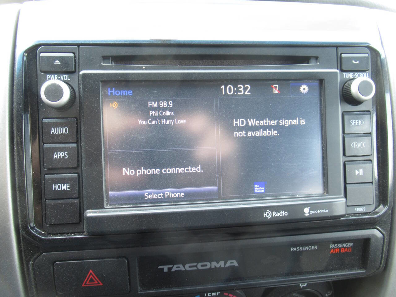 Used 2015 Toyota Tacoma 4x4 Access Cab V6 w/ TRD Sport Package image 24