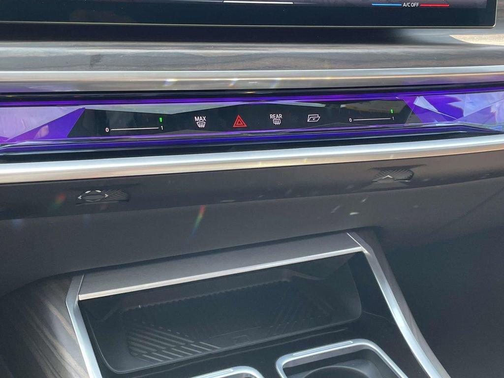 Used 2024 BMW i7 eDrive50 w/ M Sport Package image 27