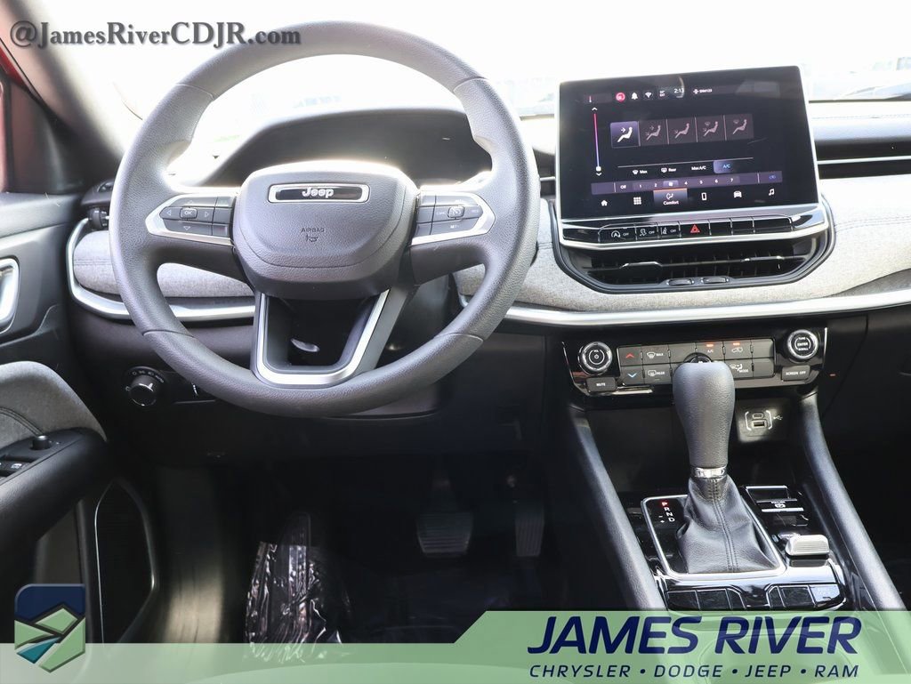 Used 2024 Jeep Compass Sport image 18