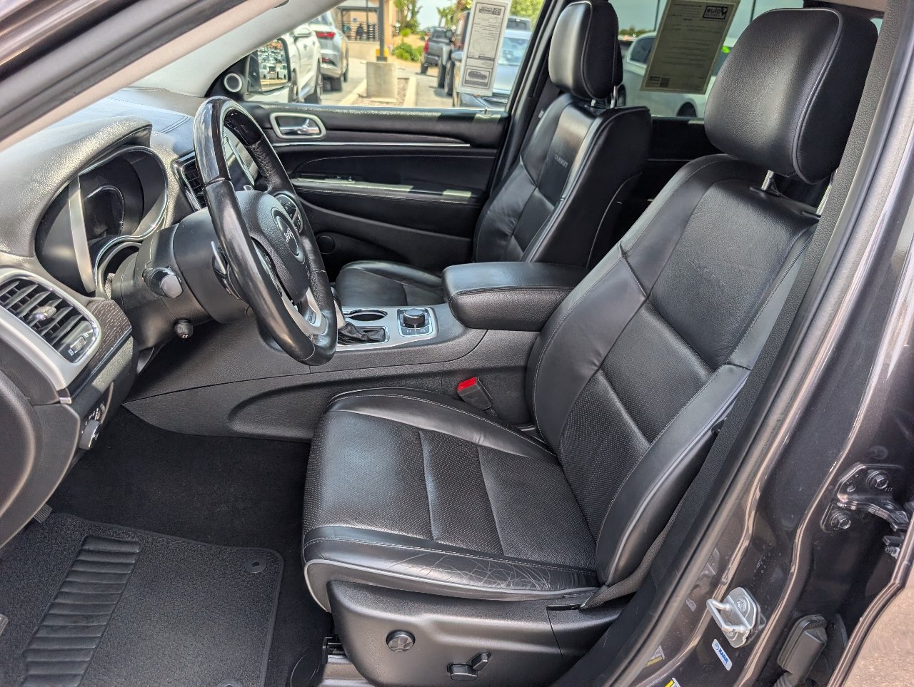 Used 2019 Jeep Grand Cherokee Summit AWD/4WD image 2