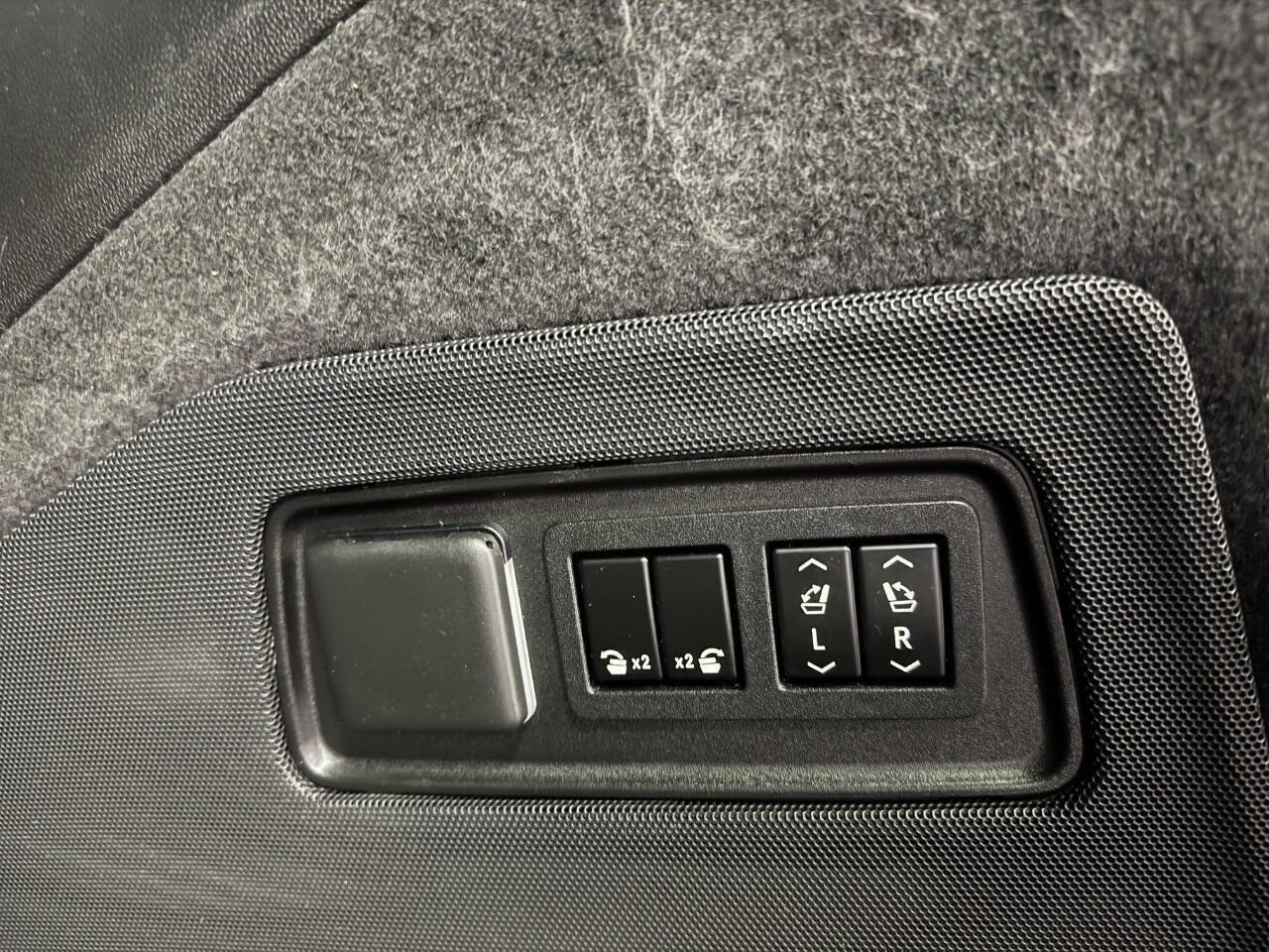 Used 2021 Cadillac Escalade Sport w/ Driver Assist Tech Package image 18