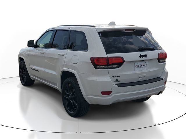 Used 2021 Jeep Grand Cherokee Laredo X AWD/4WD image 3