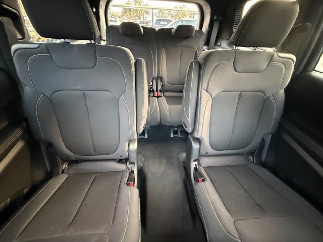 Used 2024 Jeep Grand Cherokee L Laredo w/ Luxury Tech Group I RWD image 5
