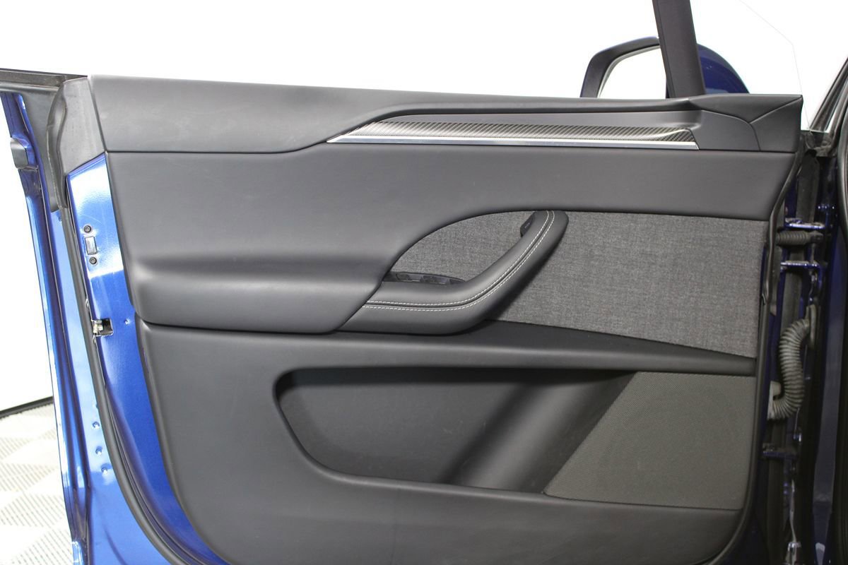 Used 2022 Tesla Model X Plaid image 6