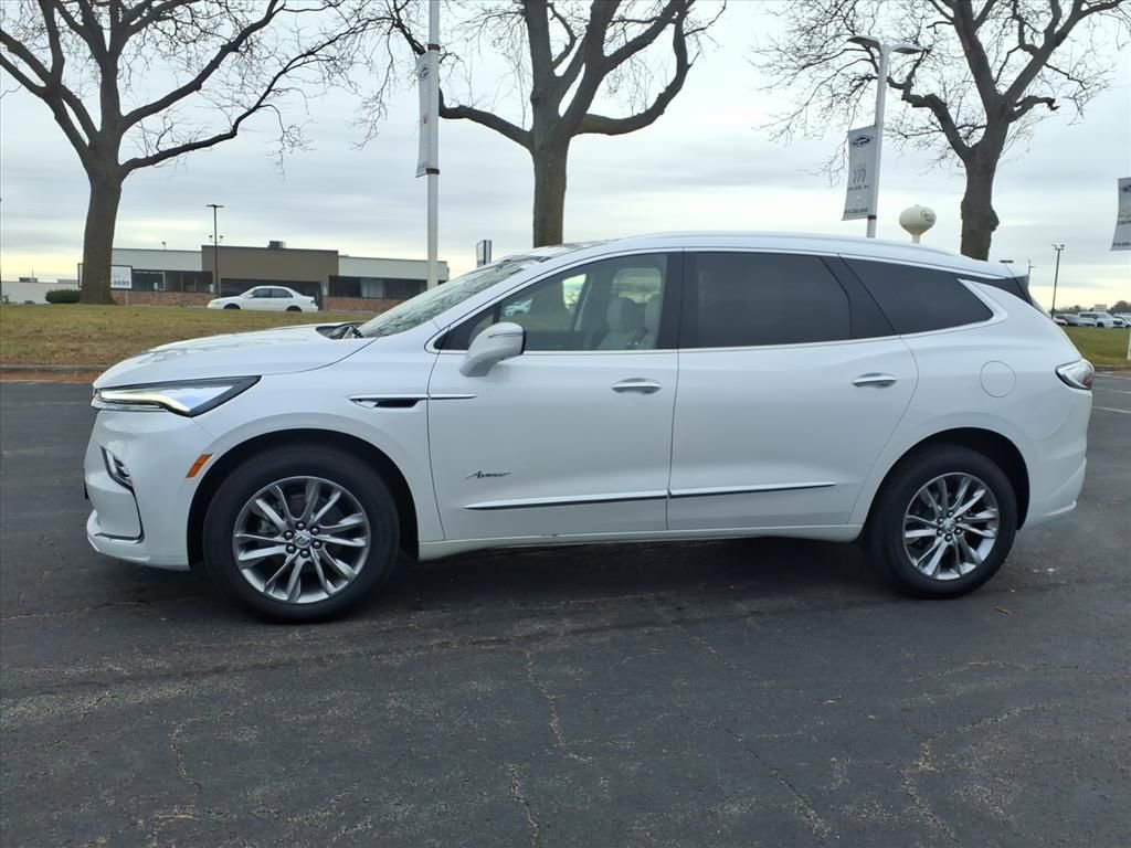 Used 2023 Buick Enclave Avenir w/ Avenir Technology Package image 4