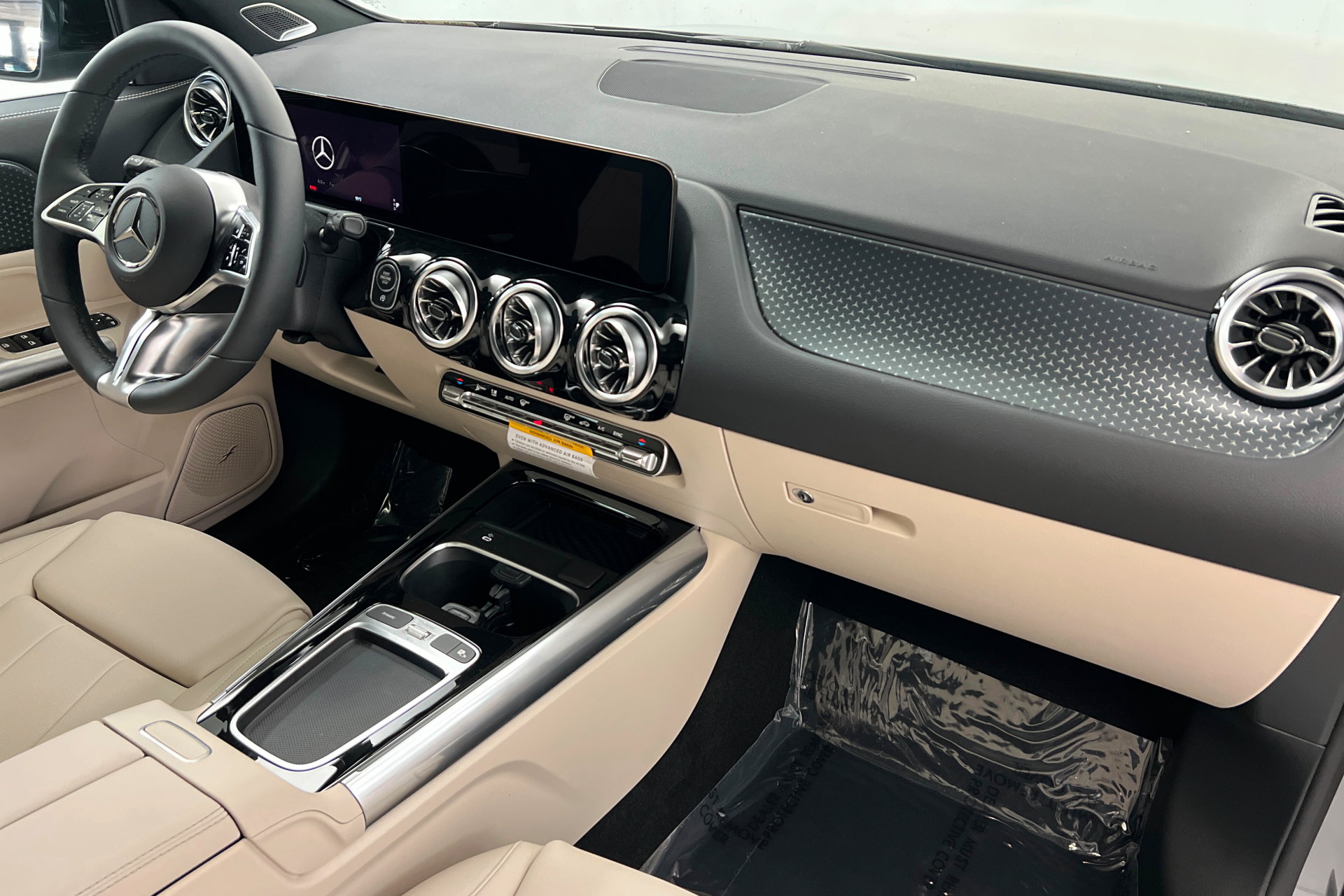 New 2026 Mercedes-Benz GLA 250 4MATIC image 24