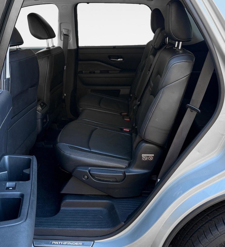 Used 2022 Nissan Pathfinder SL w/ Lighting Package (N92) image 13