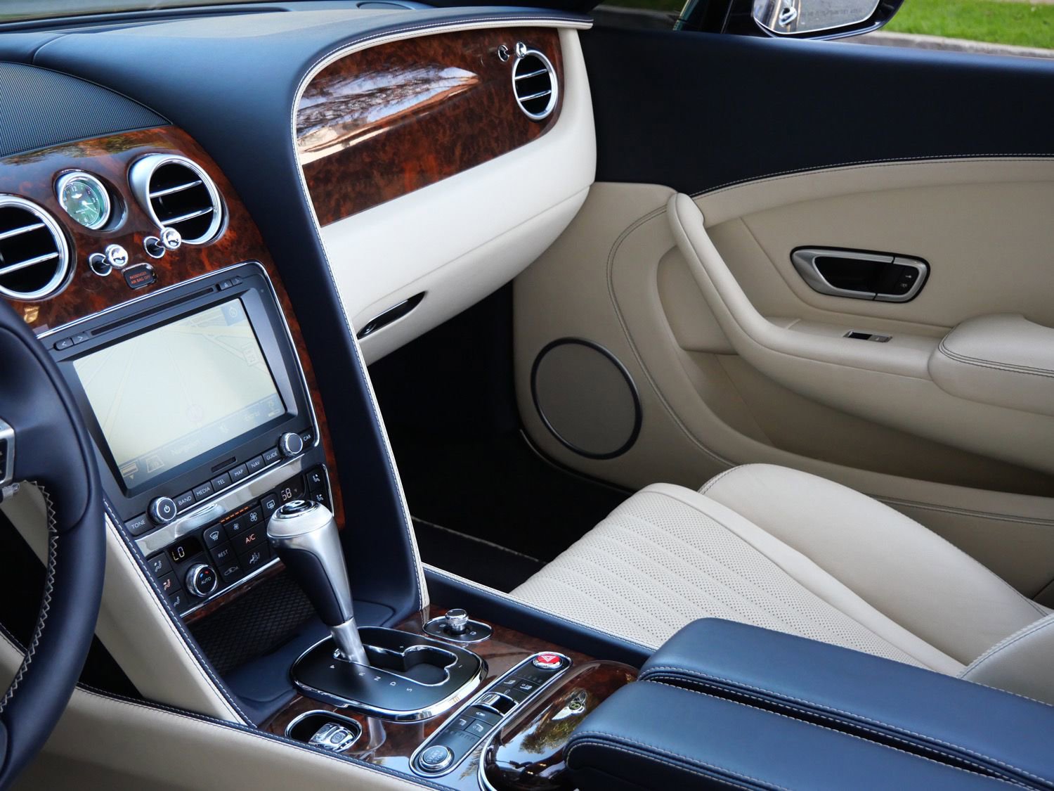 Used 2017 Bentley Continental GT image 15