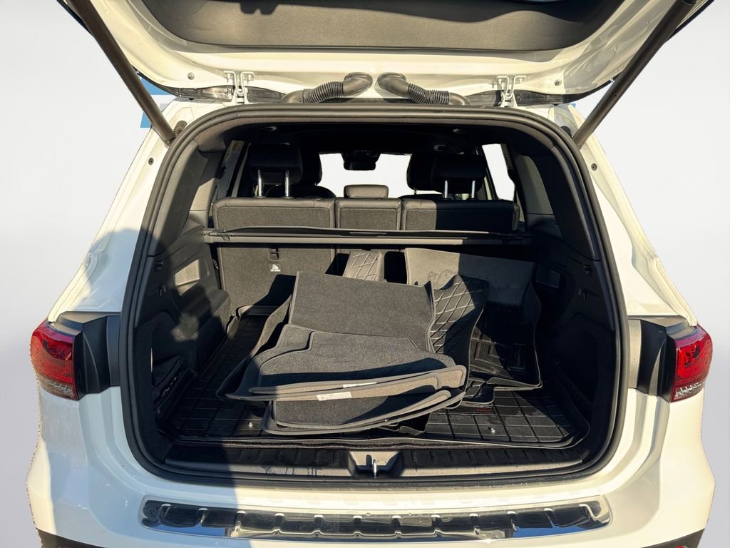 Used 2022 Mercedes-Benz GLB 250 4MATIC image 16