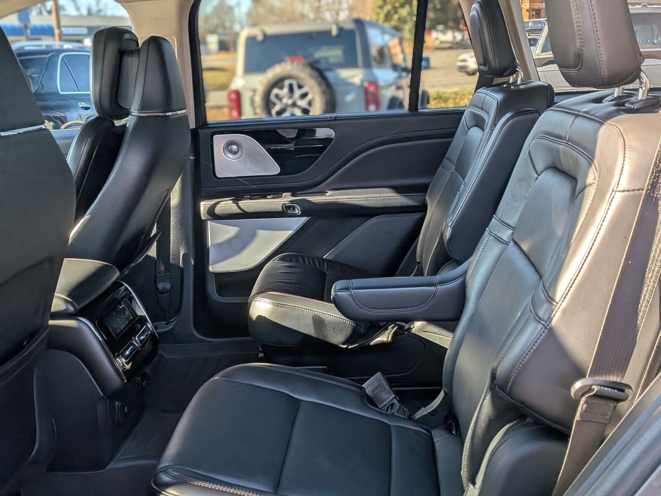 Used 2021 Lincoln Aviator Reserve w/ Equipment Group 208A image 29