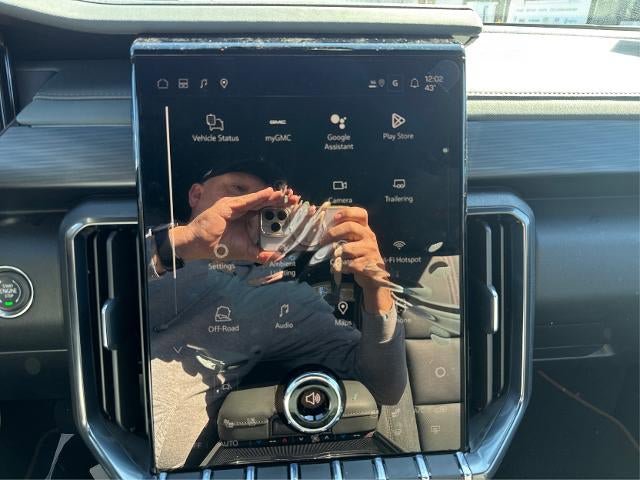 New 2026 GMC Acadia AT4 w/ Luxury Package AWD/4WD image 22