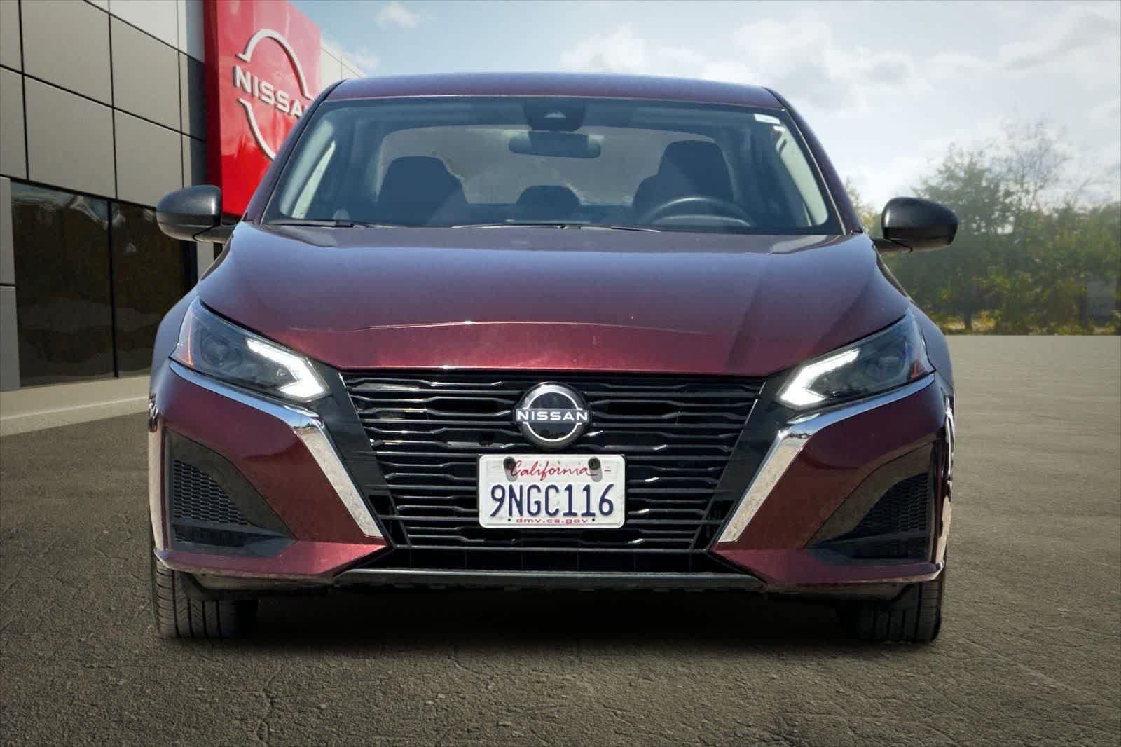 Used 2025 Nissan Altima 2.5 SV FWD image 10