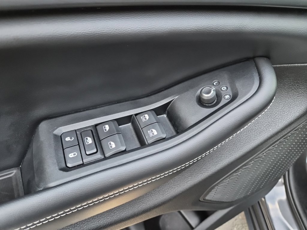 Used 2024 Jeep Grand Cherokee Laredo AWD/4WD image 10