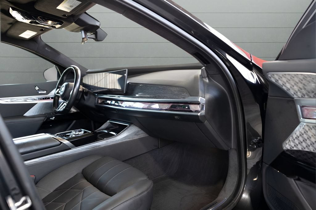Used 2024 BMW i7 M70 AWD/4WD image 83