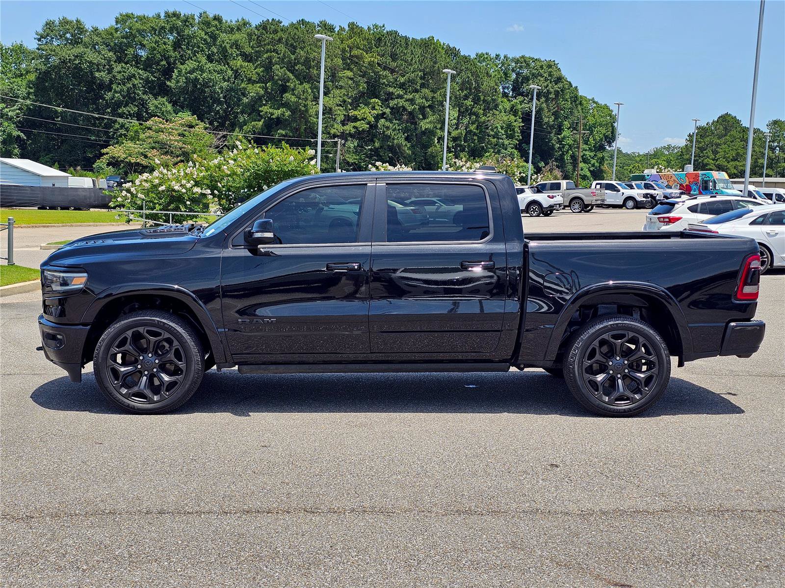 Used 2022 RAM 1500 Limited AWD/4WD image 13