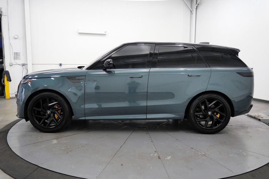 Used 2023 Land Rover Range Rover Sport SE Dynamic AWD/4WD image 4
