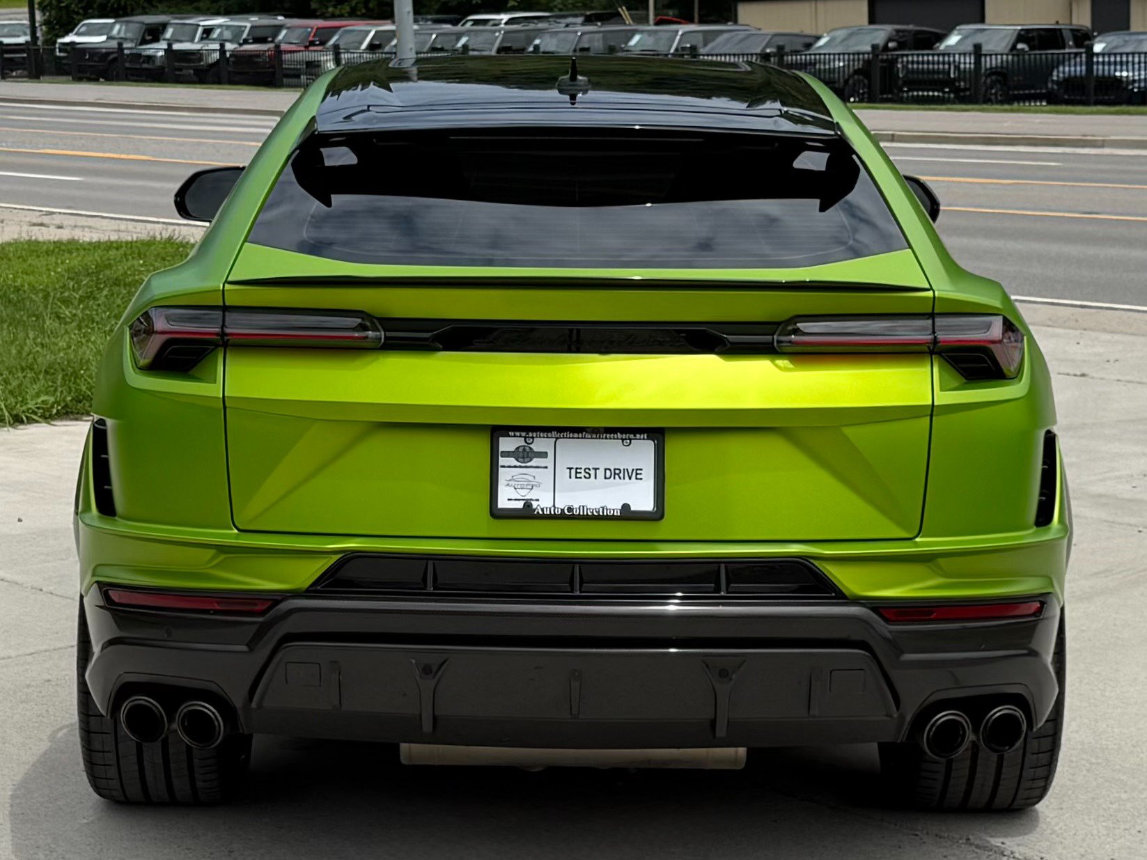 Used 2023 Lamborghini Urus Performante AWD/4WD image 6