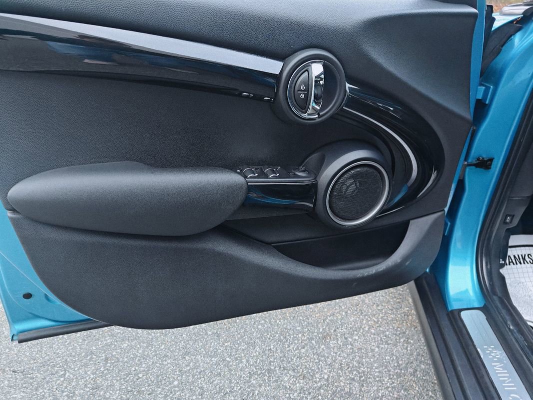 Used 2015 MINI Cooper S image 12