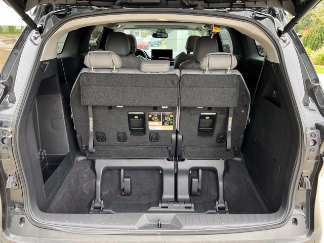Used 2025 Toyota Sienna XLE w/ XLE Plus Package AWD/4WD image 32