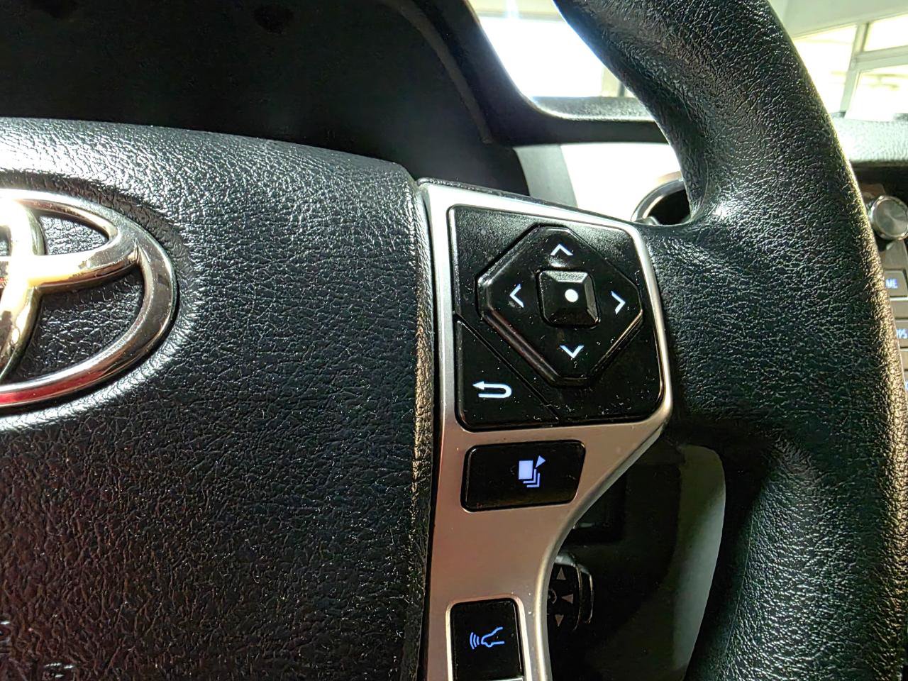 Used 2018 Toyota Tundra SR5 w/ SR5 Upgrade Package RWD image 29