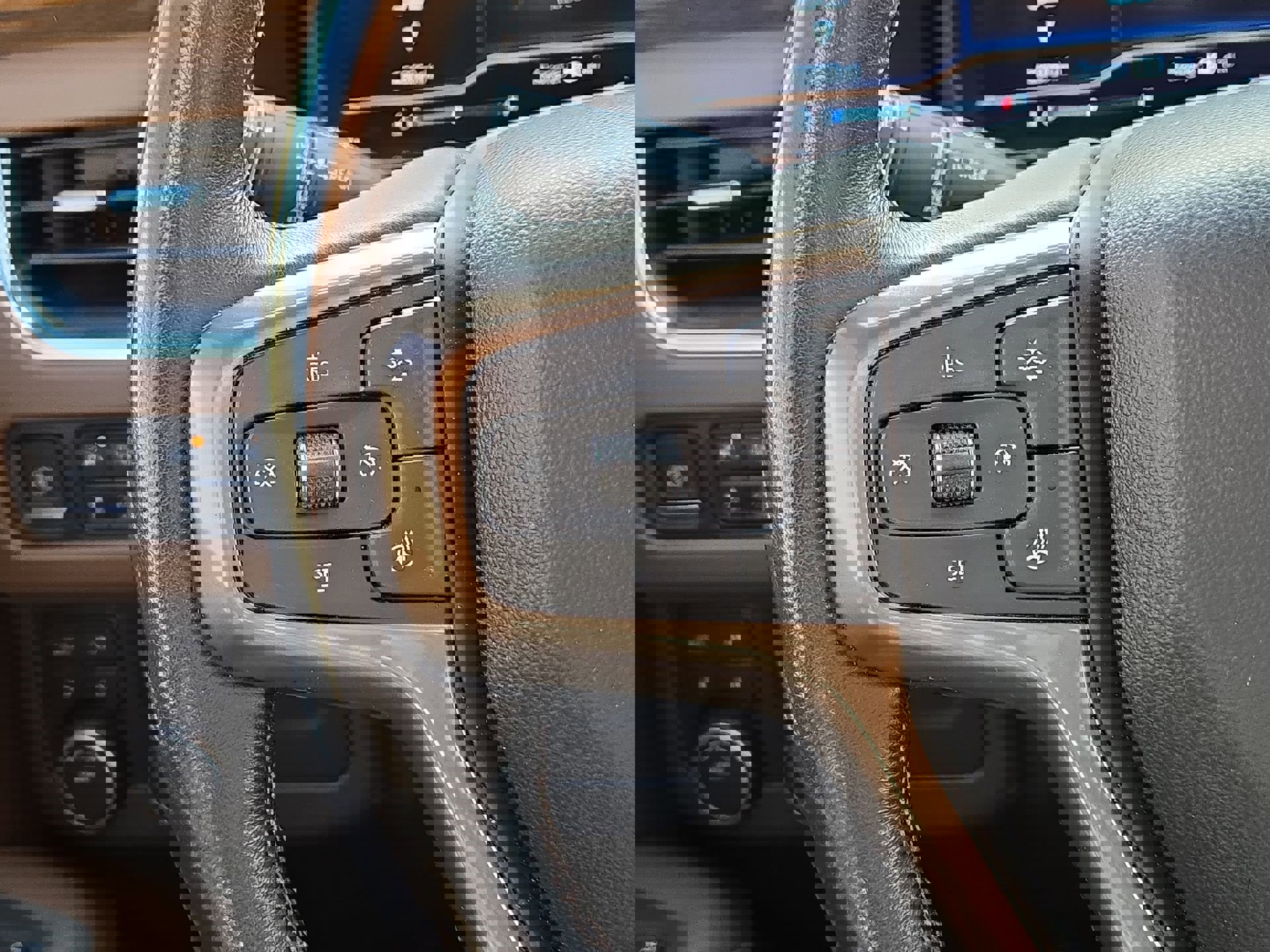 Used 2023 Chevrolet Tahoe High Country w/ Premium Package 2 image 21