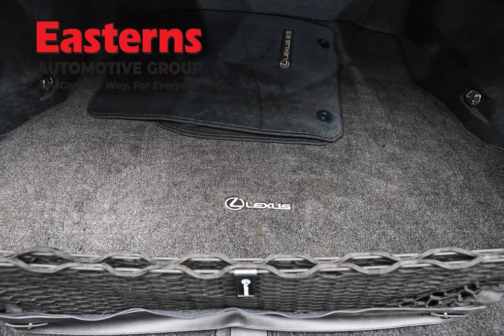 Used 2015 Lexus ES 350 w/ Luxury Package FWD image 9