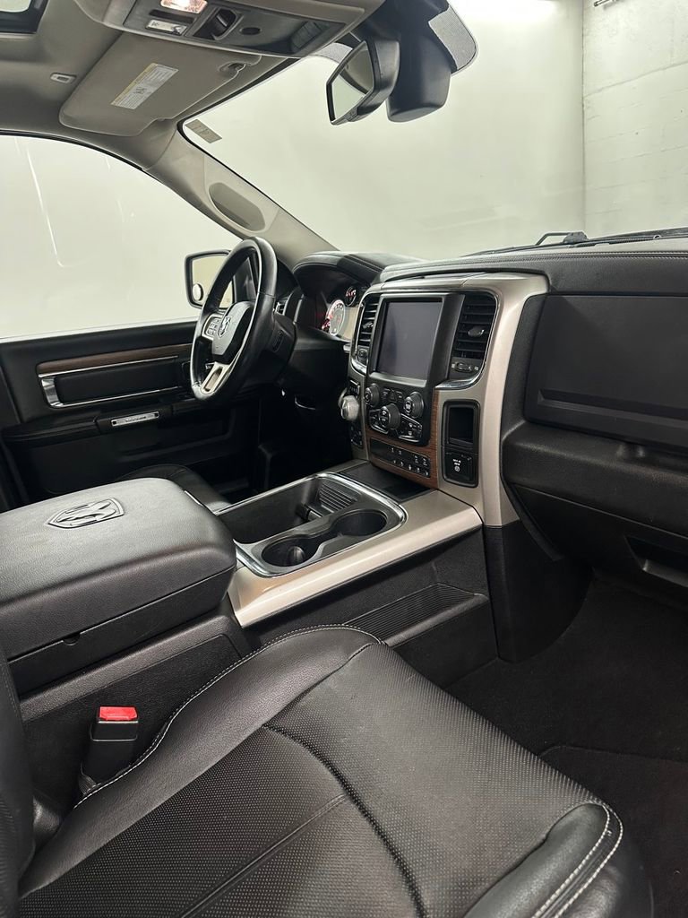 Used 2018 RAM 1500 Laramie w/ Convenience Group AWD/4WD image 41