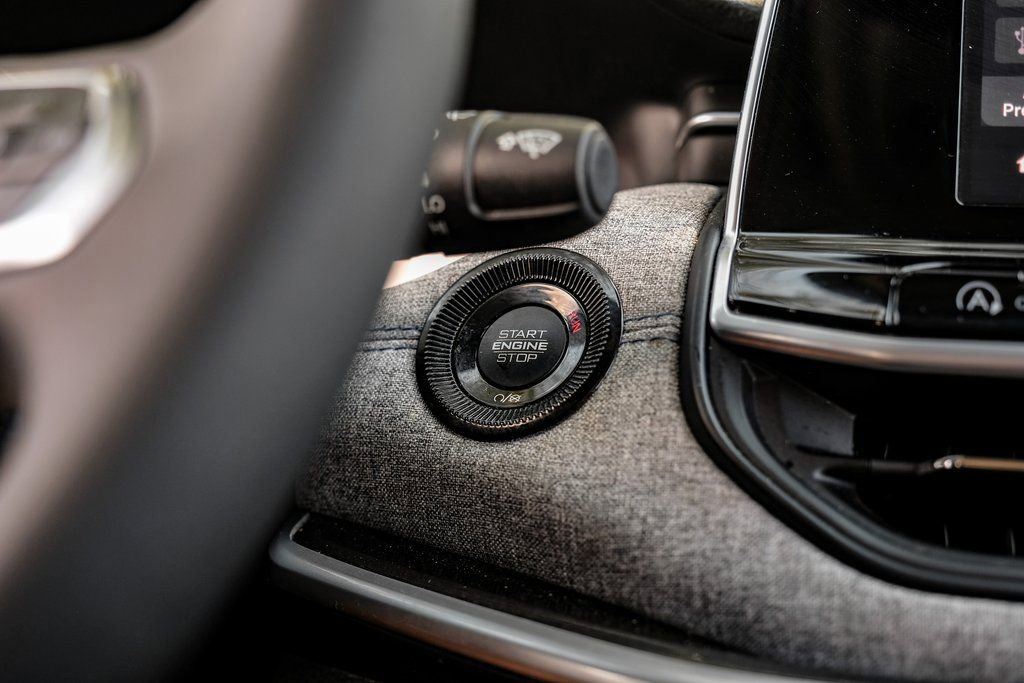 Used 2022 Jeep Compass Latitude image 29