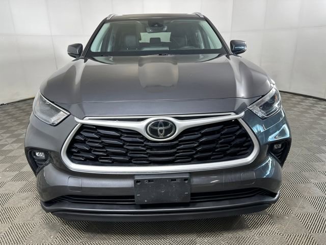 Used 2022 Toyota Highlander XLE image 8