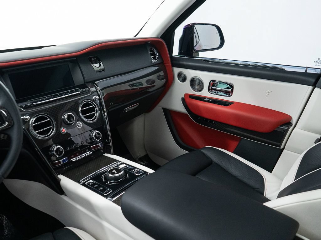Certified 2023 Rolls-Royce Cullinan Black Badge w/ Driver's Package AWD/4WD image 36