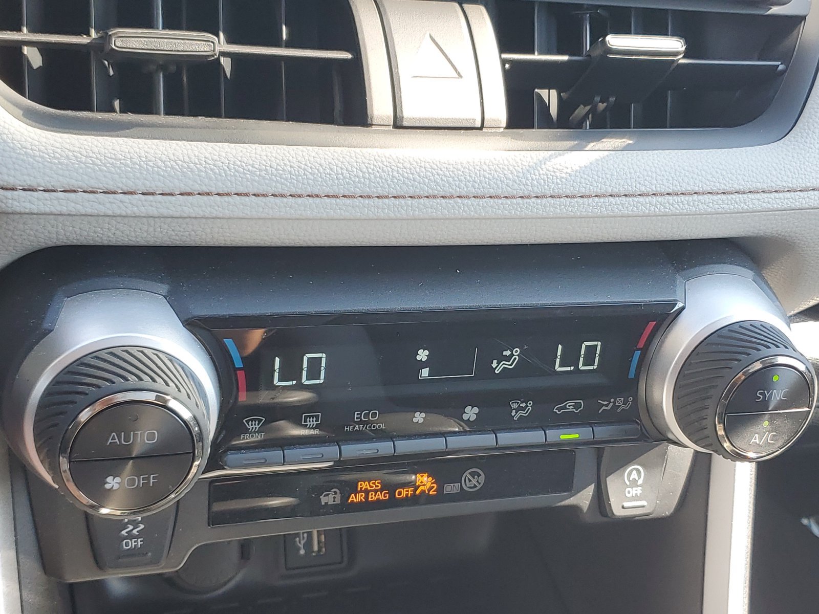 Certified 2025 Toyota RAV4 XLE w/ Convenience Package AWD/4WD image 29