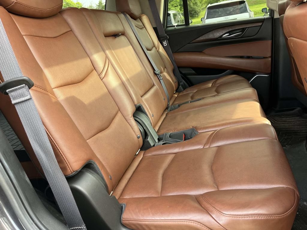 Used 2017 Cadillac Escalade Premium Luxury RWD image 24
