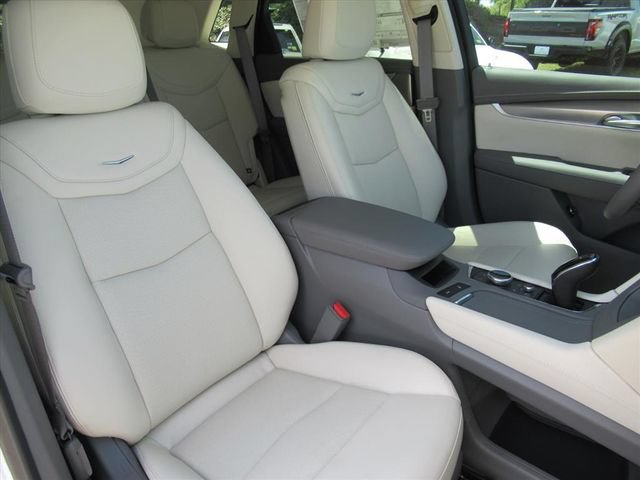 New 2026 Cadillac XT5 Premium Luxury w/ LPO, Floor Liner Package FWD image 8