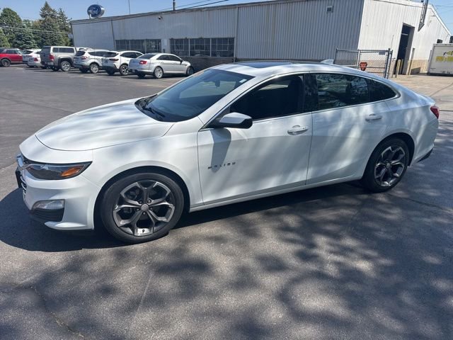 Used 2024 Chevrolet Malibu LT FWD image 2