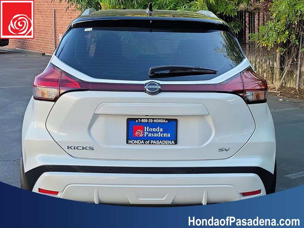 Used 2023 Nissan Kicks SV FWD image 3