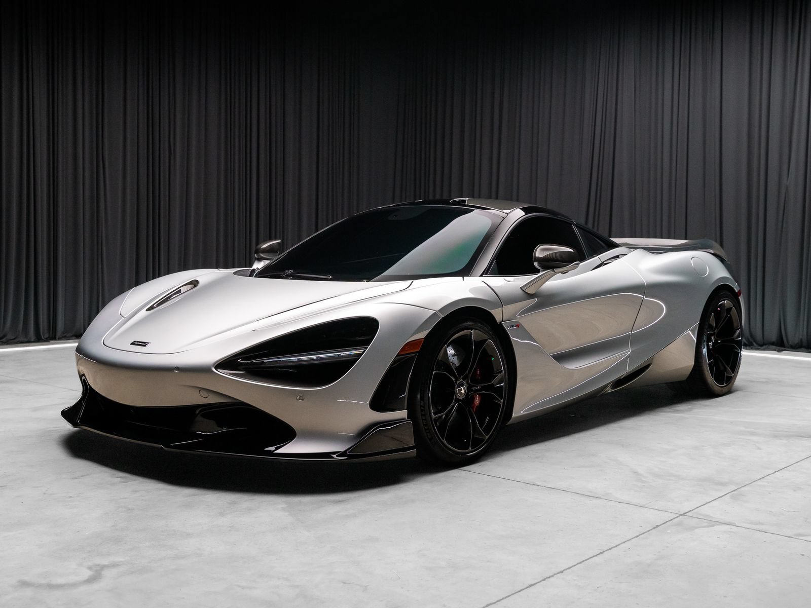 Used 2019 McLaren 720S RWD image 24