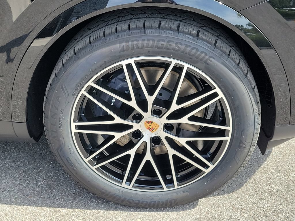 New 2026 Porsche Cayenne AWD/4WD image 13