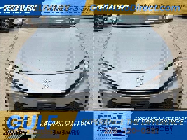 Used 2025 Toyota Camry LE image 2